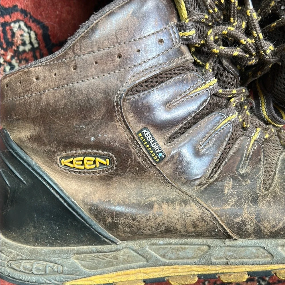 Keen Brown Hiking Boots Size 11 in Used Condition, but good for yard work!
